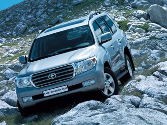 Toyota Land Cruiser 200.  Toyota