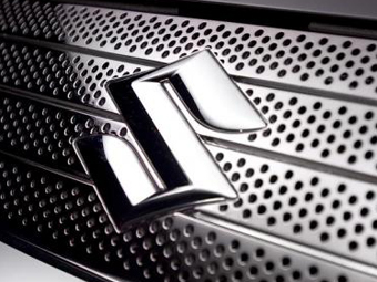  Suzuki 