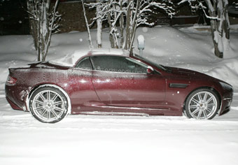 Aston Martin DBS Volante.    worldcarfans.com