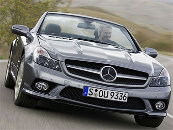  Mercedes SL.  Mercedes-Benz