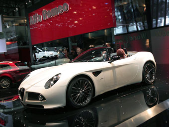 Alfa Romeo 8C Spider.  .