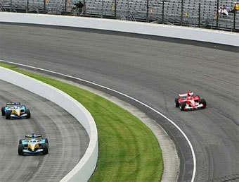 Ferrari    ,    Renault ()   .  Sutton Images