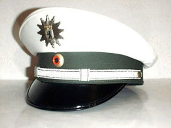    .    Deutsche Uniformmutzen  