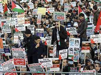        3 .  ©AFP
