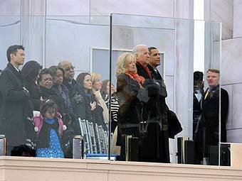             19 .  ©AFP