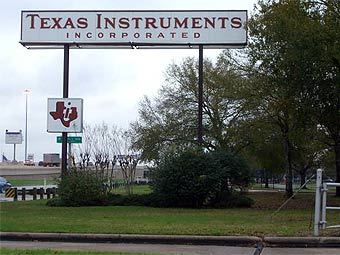    Texas Instruments.   Nick81aku   wikipedia.org