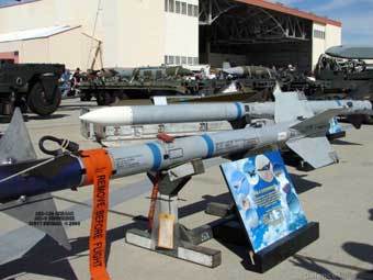  AIM-120.    defencetalk.com