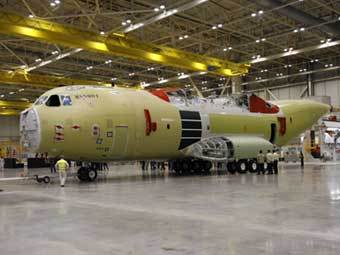  A400M.    www.airbusmilitary.com
