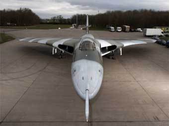  Avro Vulcan.     The Daily Mail