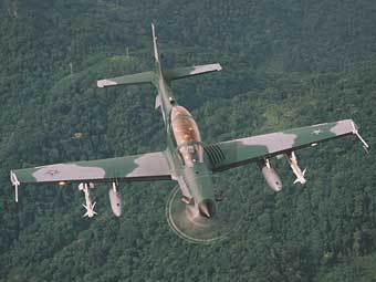 Embraer EMB-314 Super Tucano.    www.defenseindustrydaily.com