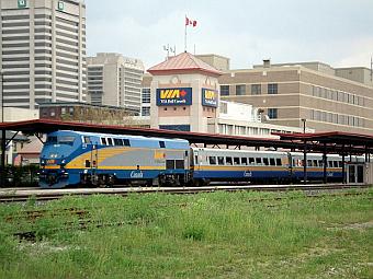   VIA Rail.   Balcer   wikipedia.org