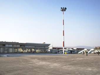    airportpristina.com