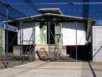 Тюрьма в Гуантанамо. Фото с сайта defenselink.mil 