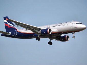 Airbus  "".  Adrian Pingstone   wikipedia.org