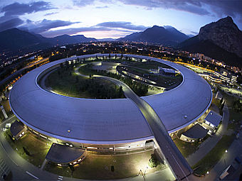  ESRF.    