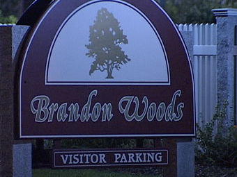 Табличка у въезда на территорию дома престарелых Brandon Woods. Фото с сайта turnto10.com