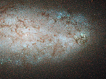  NGC 2976.  Hubble