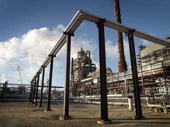  Sncrude Canada.    