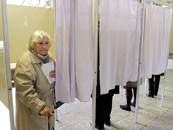    ,  2012 .  Reuters